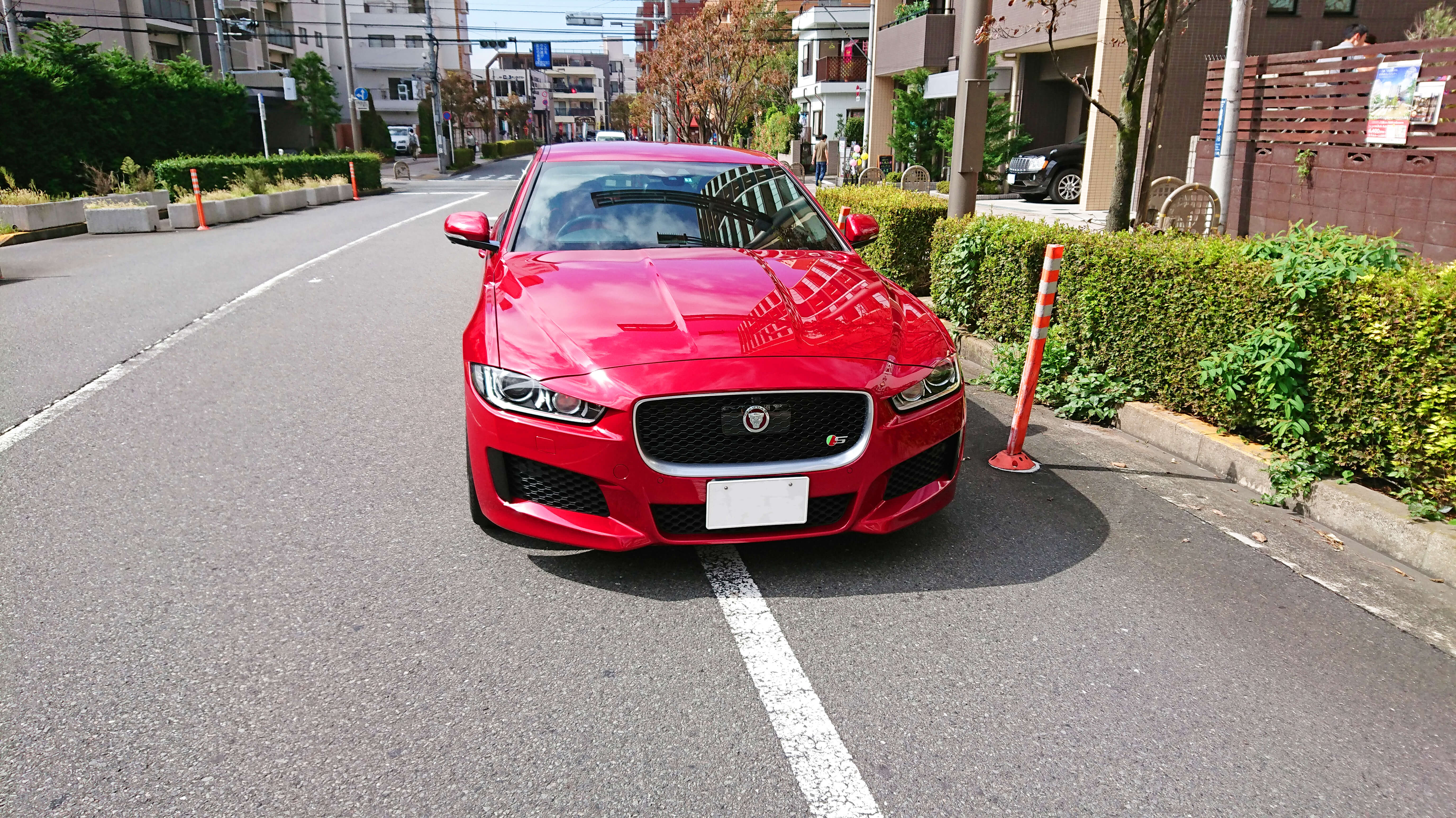 ジャガーXE